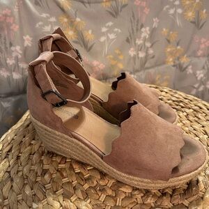 Maurice’s lavender wedges